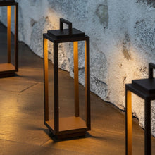 Carica l&#39;immagine nel visualizzatore di Gallery, Lampada led portatile ricaricabile AB+ Resort Bianca

