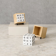 Carica l'immagine nel visualizzatore di Gallery, Calendario perpetuo Play Date
