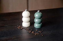 Carica l&#39;immagine nel visualizzatore di Gallery, Set macinasale e macinapepe h11,5 in legno laccato Bianco/Grigio
