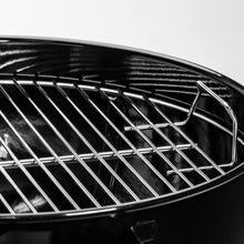 Carica l&#39;immagine nel visualizzatore di Gallery, Barbecue a carbone WEBER COMPACT KETTLE 47
