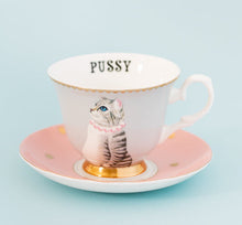 Carica l&#39;immagine nel visualizzatore di Gallery, Tazza da tè con piattino Yvonne Ellen Pussy Cat
