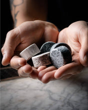 Carica l&#39;immagine nel visualizzatore di Gallery, Pietre da Whisky The Original Rocks Whiskey Chilling Stones
