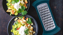 Carica l&#39;immagine nel visualizzatore di Gallery, Grattugia per scodelle Microplane Bowl Grater
