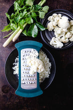Carica l&#39;immagine nel visualizzatore di Gallery, Grattugia per scodelle Microplane Bowl Grater
