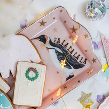 Carica l&#39;immagine nel visualizzatore di Gallery, Vassoio per dolci Yvonne Ellen Penguin Christmas Edition
