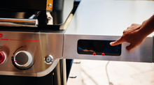 Carica l&#39;immagine nel visualizzatore di Gallery, Barbecue a GAS WEBER GENESIS SMART EX435 - PREZZO OUTLET -
