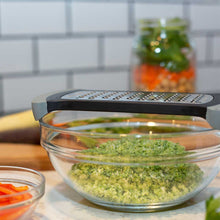 Carica l&#39;immagine nel visualizzatore di Gallery, Grattugia per scodelle Microplane Bowl Grater
