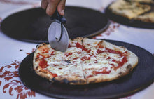 Carica l&#39;immagine nel visualizzatore di Gallery, Forno a legna Rosso Fuoco PIÙ TRECENTO
